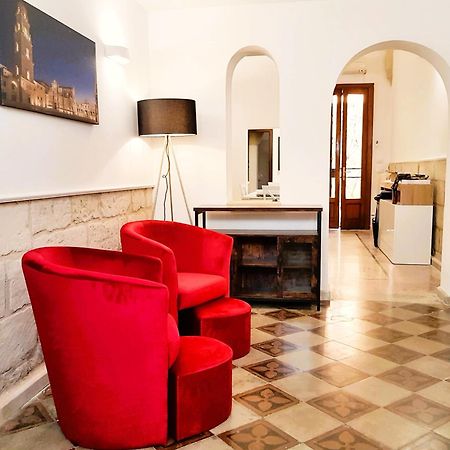 Casa Dante Deliziosa Casa A Due Passi Dal Centro Villa เลชเช ภายนอก รูปภาพ