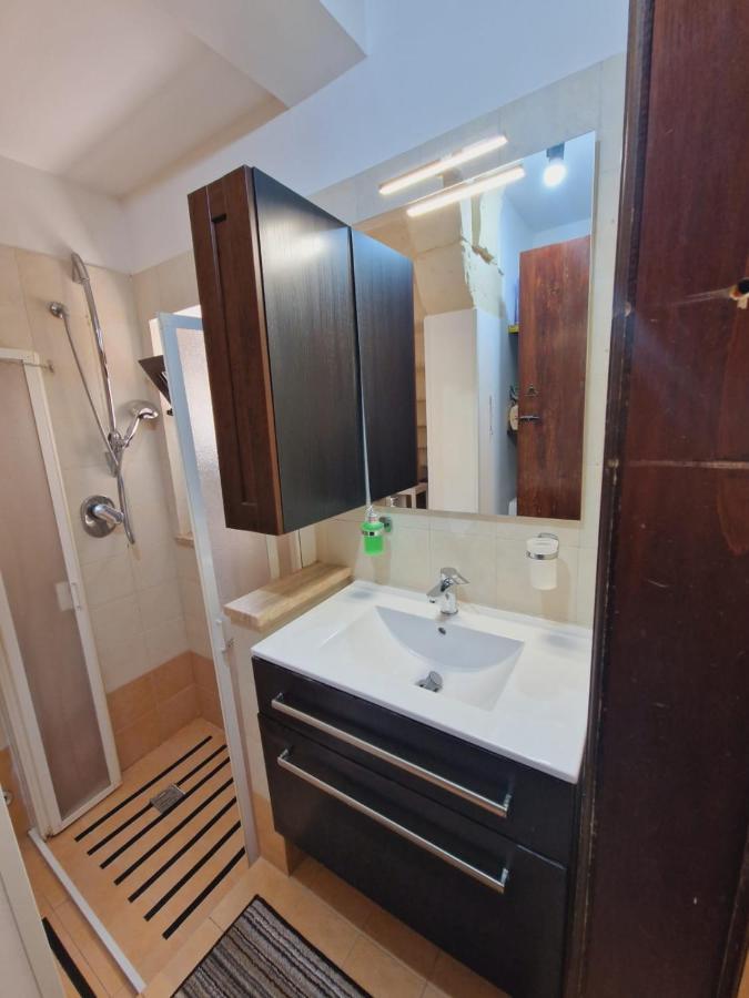 Casa Dante Deliziosa Casa A Due Passi Dal Centro Villa เลชเช ภายนอก รูปภาพ