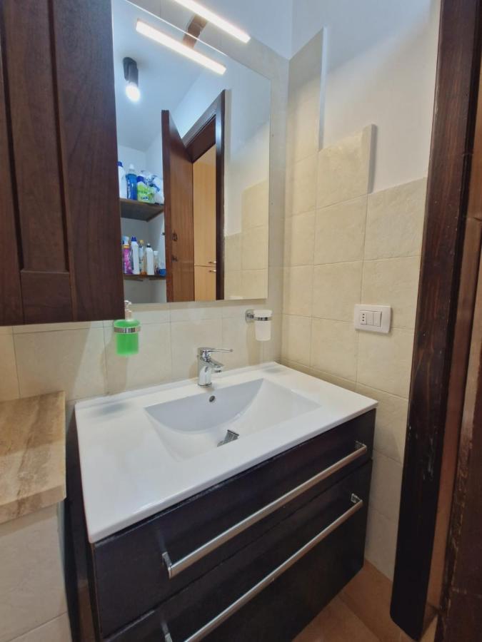 Casa Dante Deliziosa Casa A Due Passi Dal Centro Villa เลชเช ภายนอก รูปภาพ