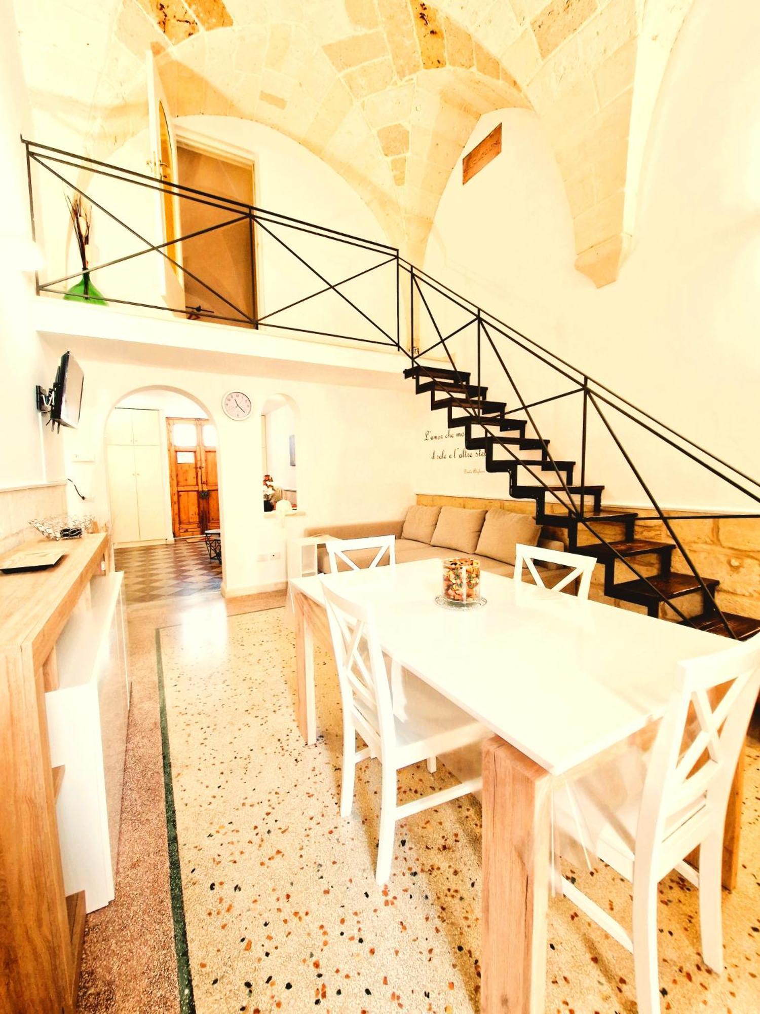 Casa Dante Deliziosa Casa A Due Passi Dal Centro Villa เลชเช ภายนอก รูปภาพ