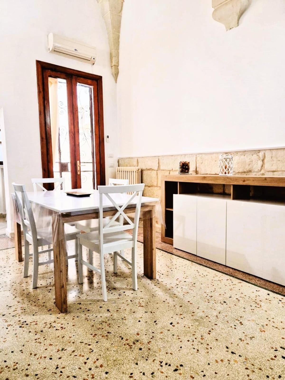 Casa Dante Deliziosa Casa A Due Passi Dal Centro Villa เลชเช ภายนอก รูปภาพ