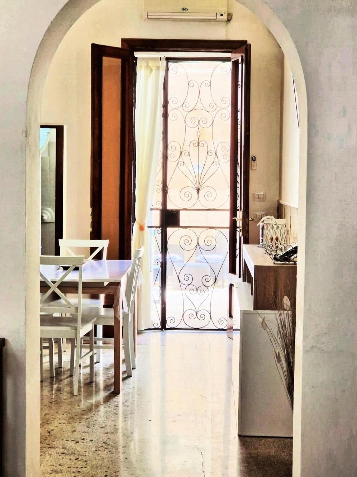 Casa Dante Deliziosa Casa A Due Passi Dal Centro Villa เลชเช ภายนอก รูปภาพ