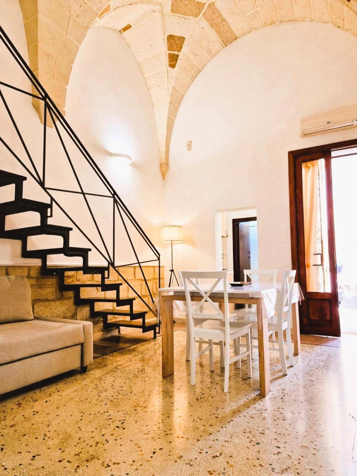 Casa Dante Deliziosa Casa A Due Passi Dal Centro Villa เลชเช ภายนอก รูปภาพ