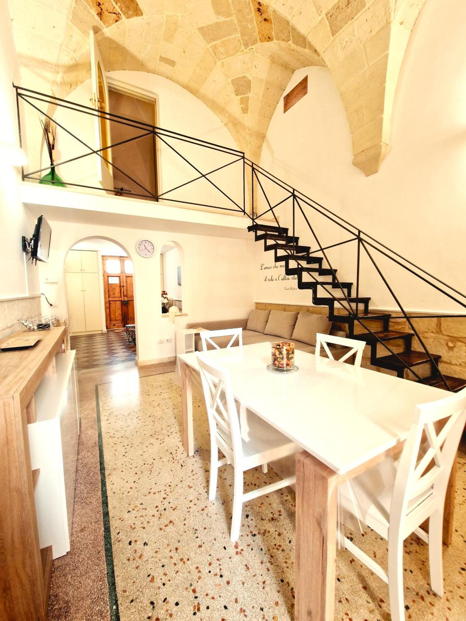 Casa Dante Deliziosa Casa A Due Passi Dal Centro Villa เลชเช ภายนอก รูปภาพ